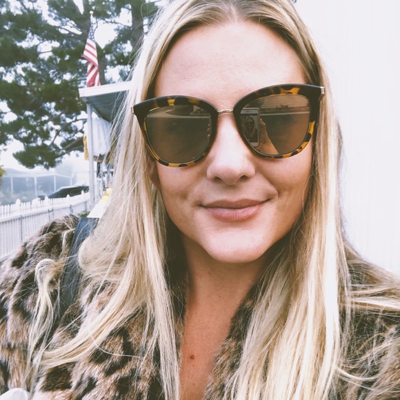 Meet your Posher, Sarah - Picture 1 of 4